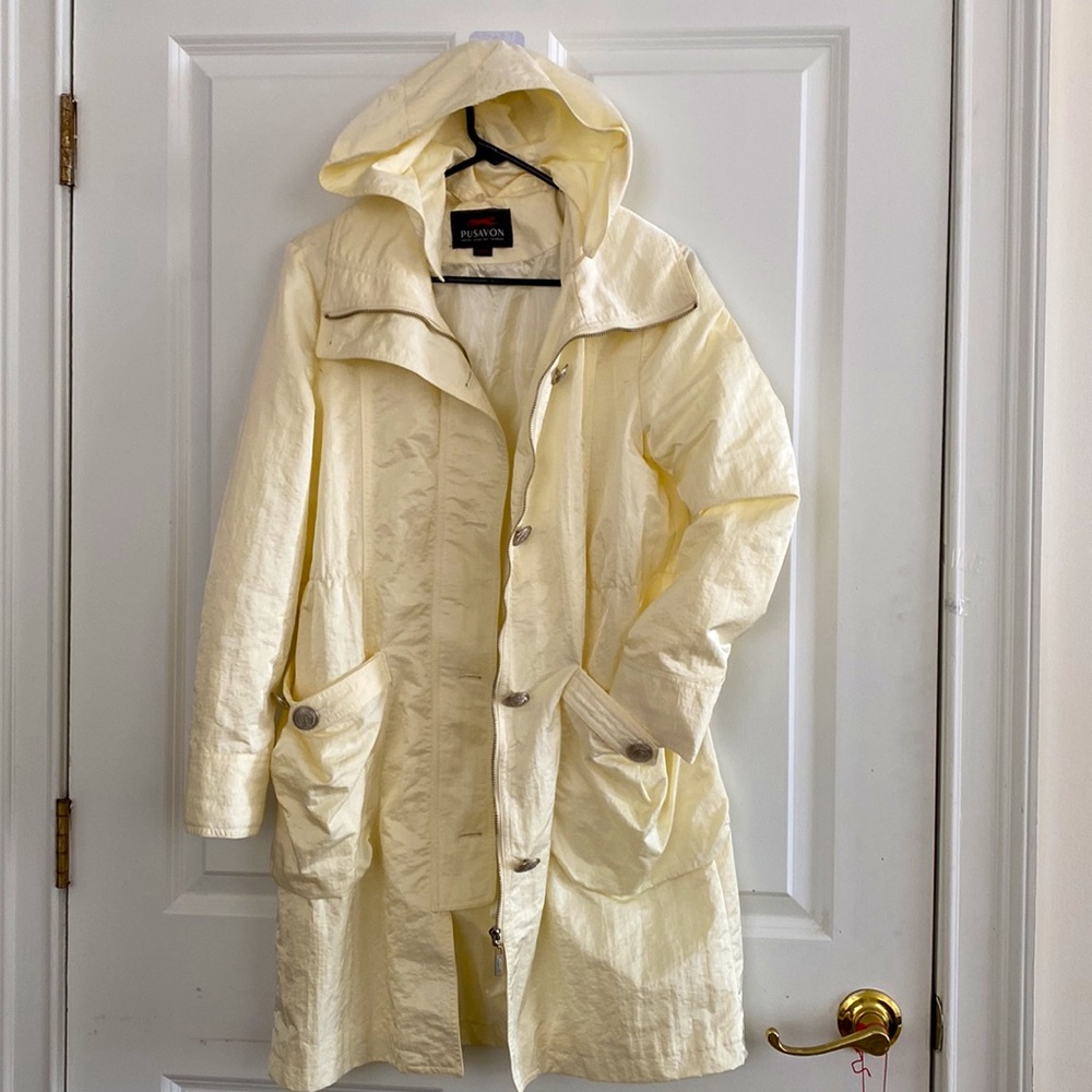 PUSAVON Cream White Hooded NEW